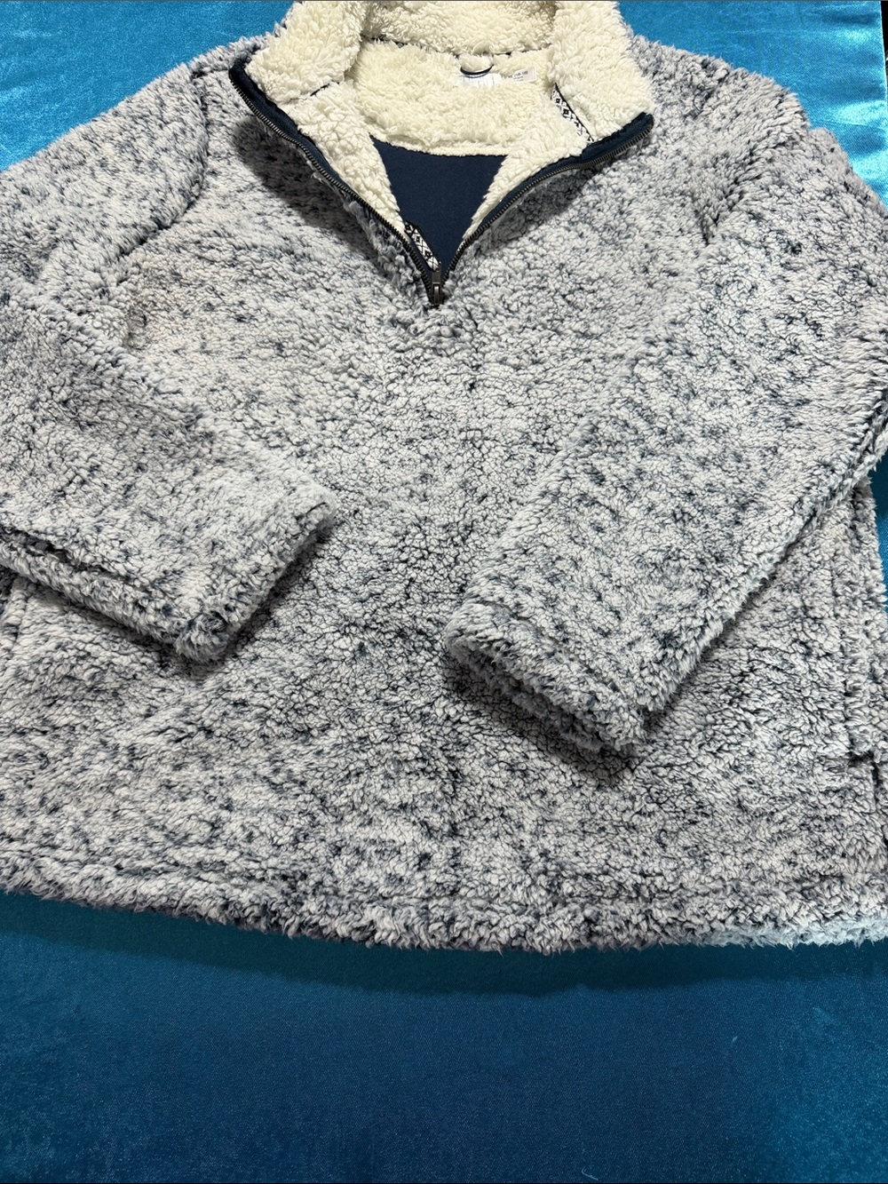 Time and Tru Light Gray Plush Sherpa Pullover